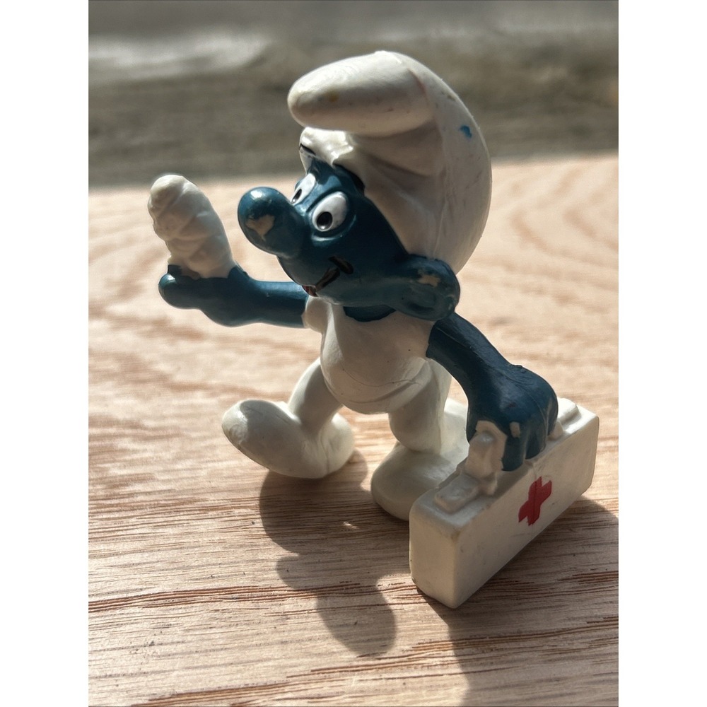 Smurfs First Aid Smurf Figure Medic Doctor Paramedic RN Male Nurse 1980 Schleich